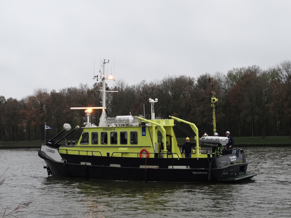 Ship “Flevomeer” retrieves the USV from the water. (Photo Rijkswaterstaat)