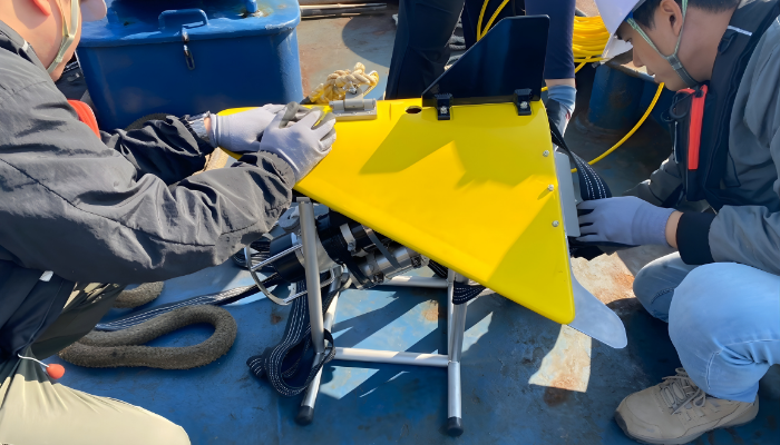 VADR-6000M montiert auf einem AUV