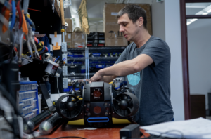 deep trekker rov for SAR mission