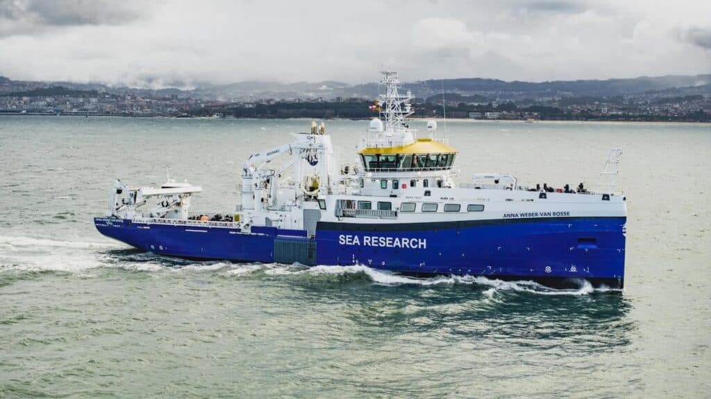 NIOZ Research Vessel Equipped for Advanced Ocean Science